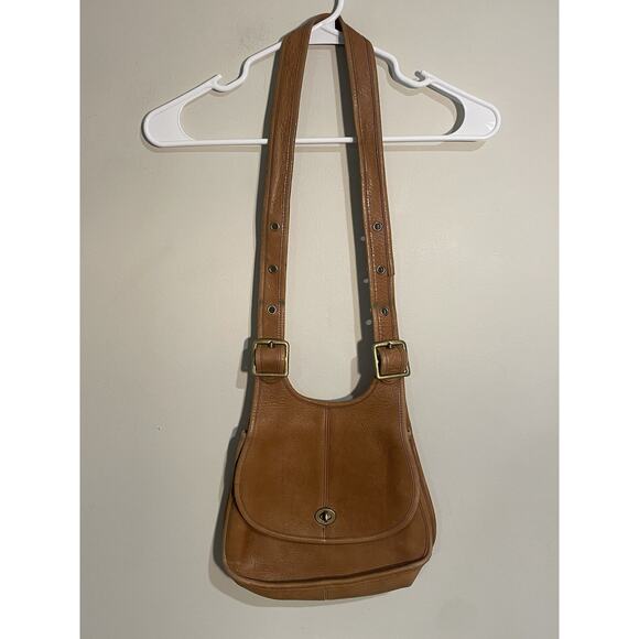 Coach Handbags - Coach Old Crescent Saddle Bag Made In NYC Camel Light Brown Leather Vintage 1034